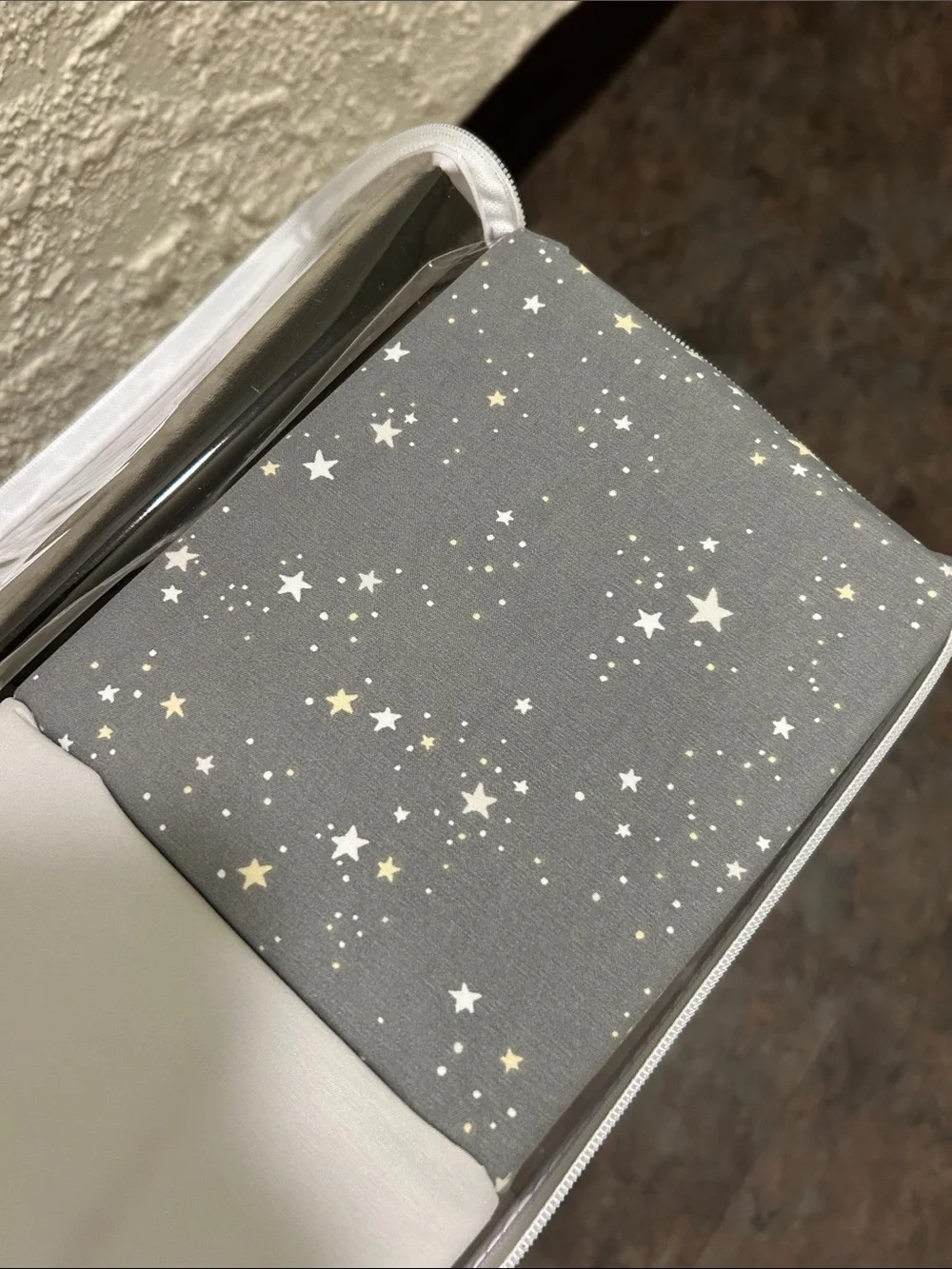 HOME REFLECTIONS Grey & Star Pattern 2 KING SIZE SHEET SETS FACTORY FRESH NEW